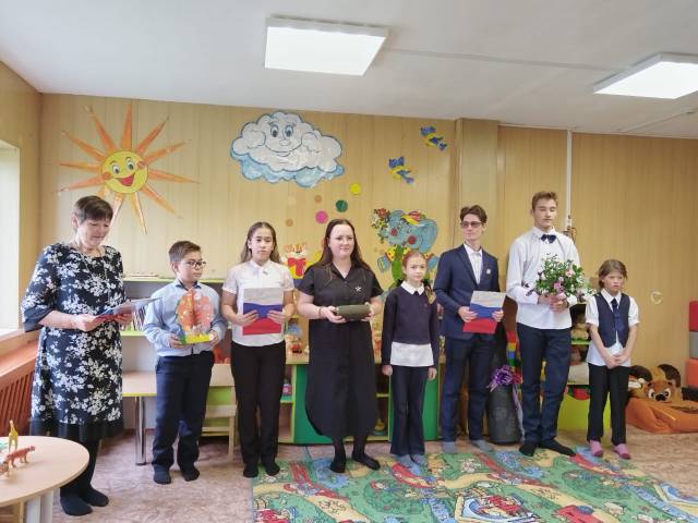 Изображения школьной формы для учащихся 5-11 классов.